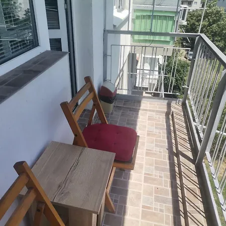 Large 3-bedroom Near Arena Appartamento