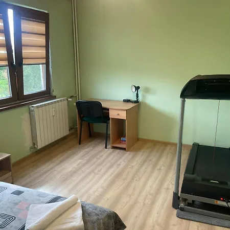 Large 3-bedroom Near Arena